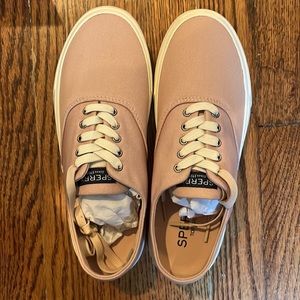 New in Box Sperry Sneaker - W7.5